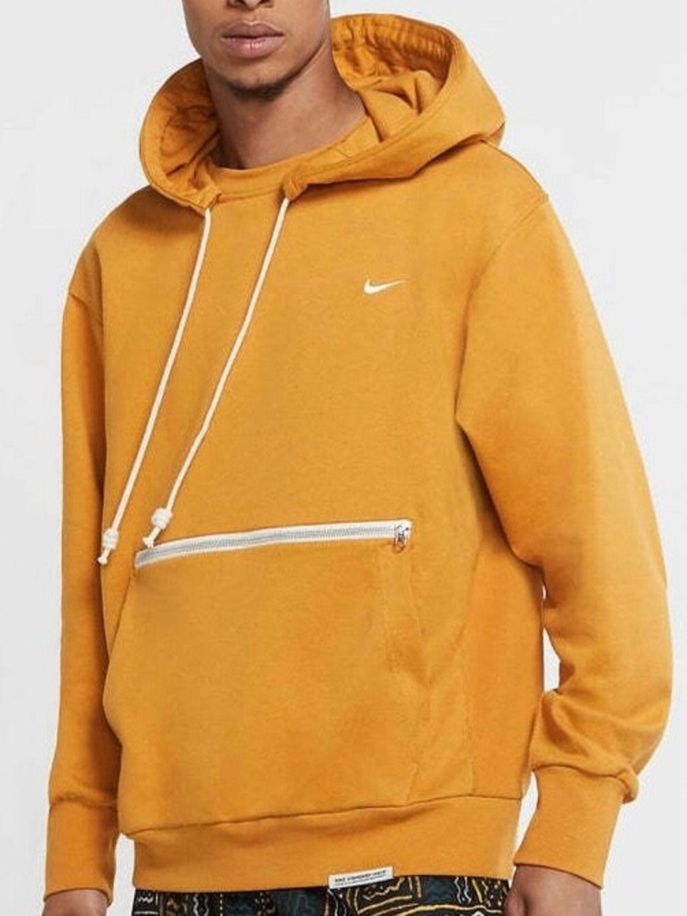 NIKE STANDARD ISSUE PULLOVER HOODIE. Peach/orange Men’s size L